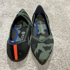 Camo Pointed toe Rothys
